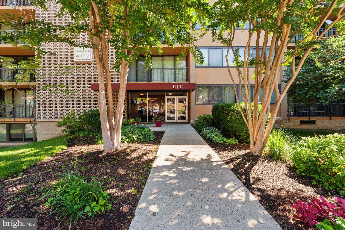 8 Van Dorn Street - Photo 1