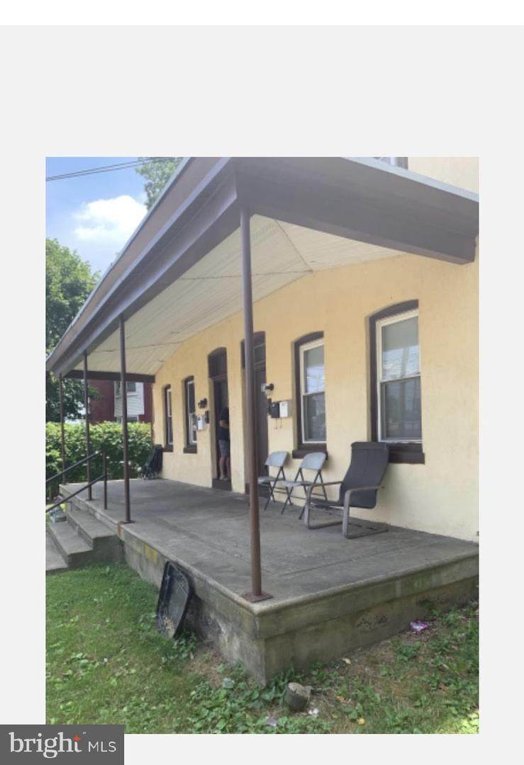 328 Marks Avenue - Photo 1