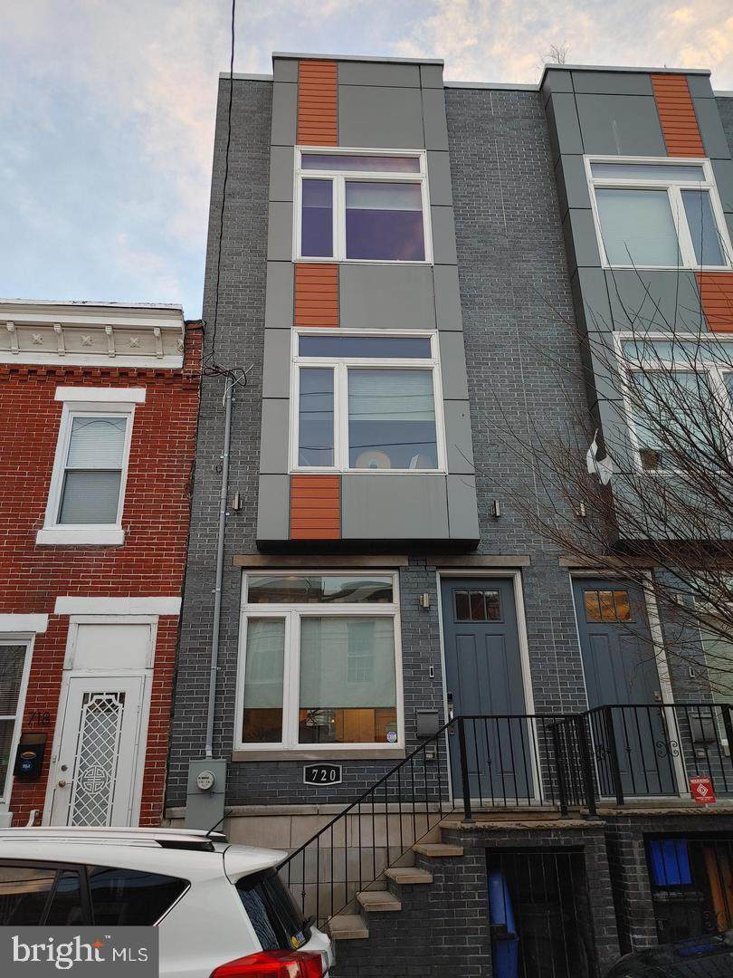 720 Dudley Street - Photo 1