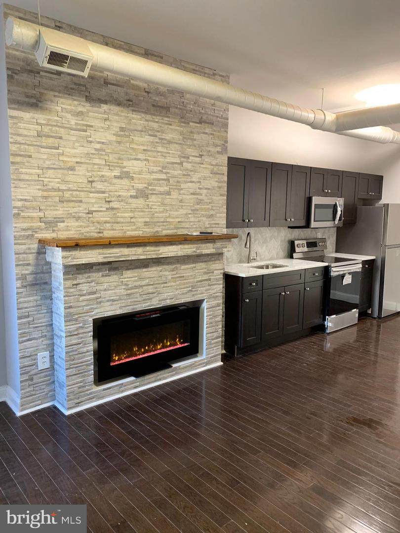 1433 Girard Avenue - Photo 1