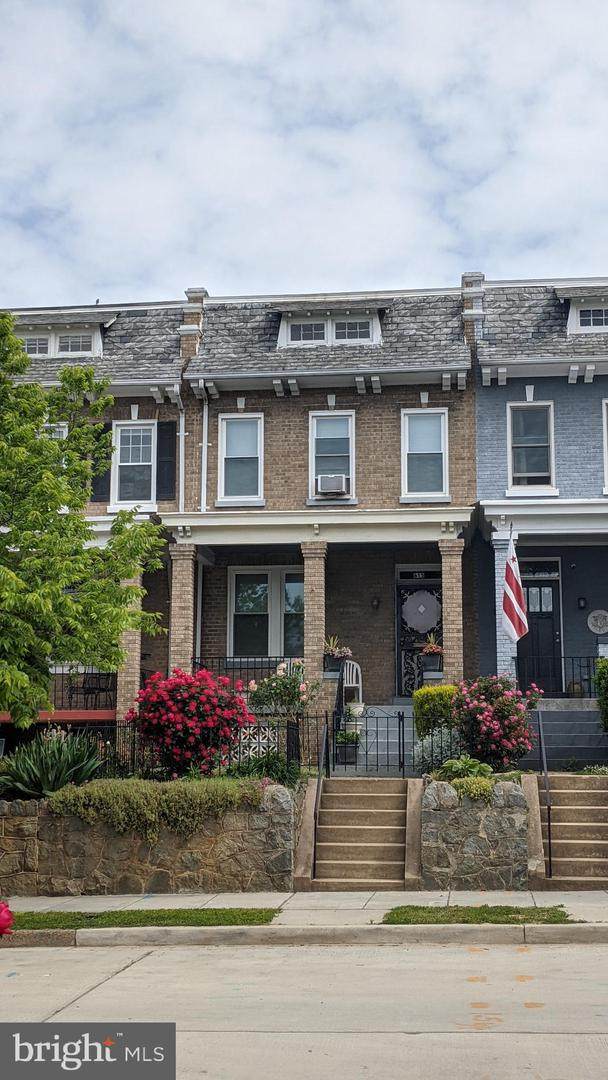 615 Delafield Place - Photo 1