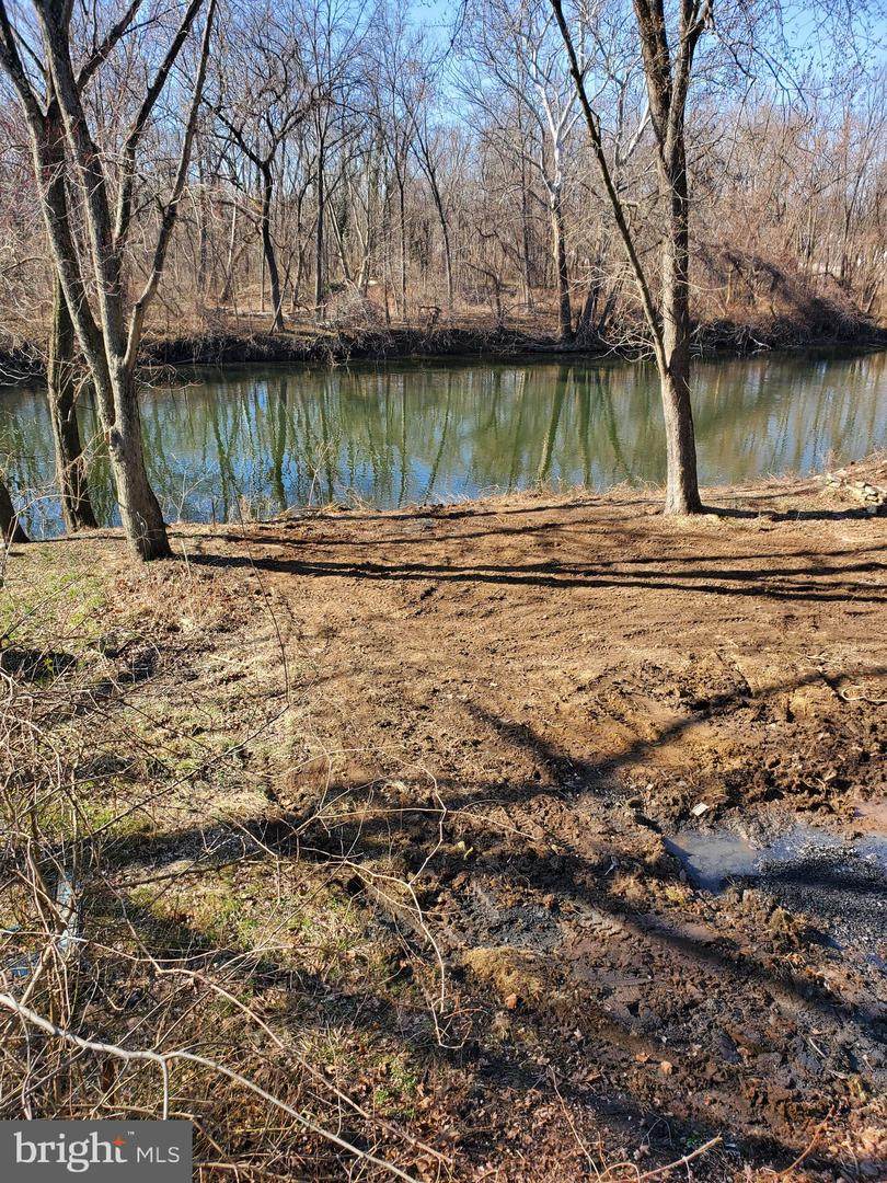 3911 Lower Road - Photo 1