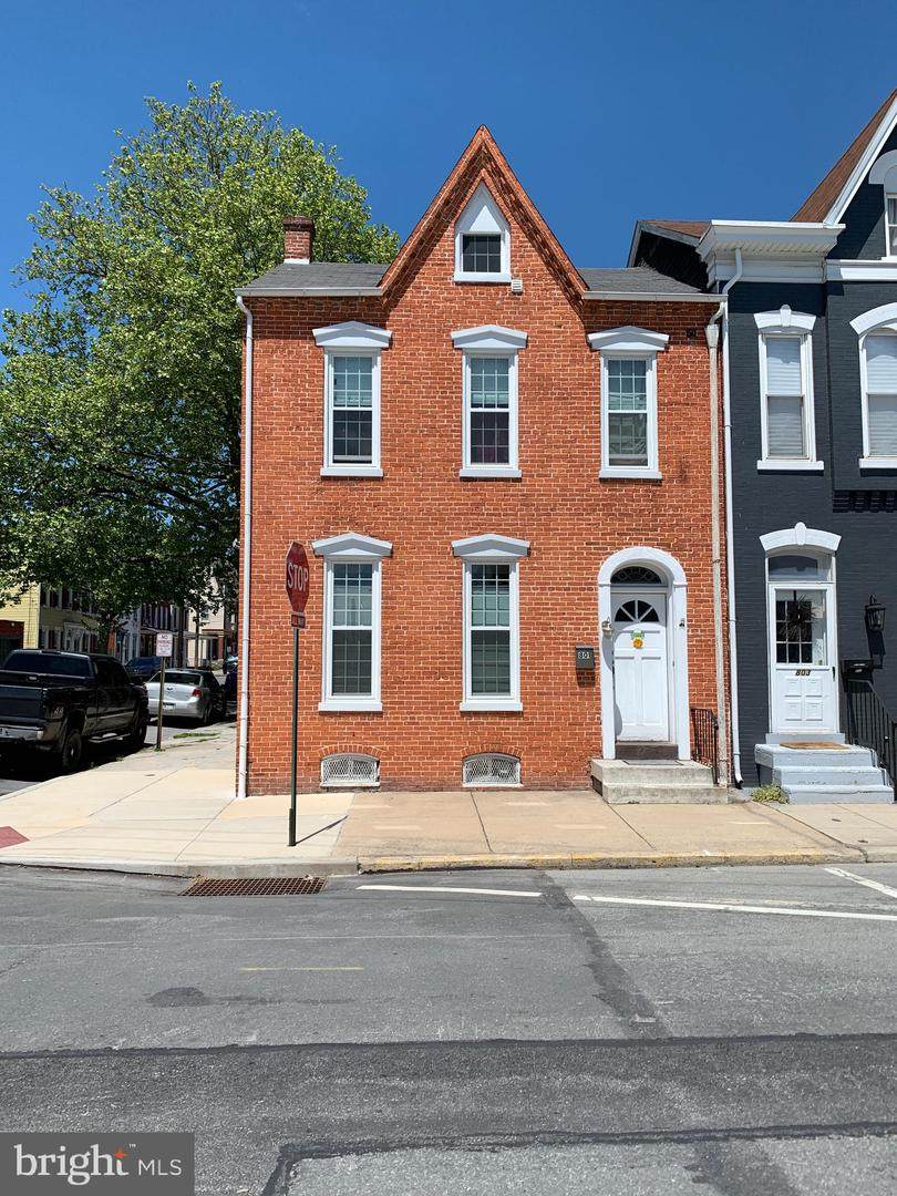 801 Locust Street - Photo 1