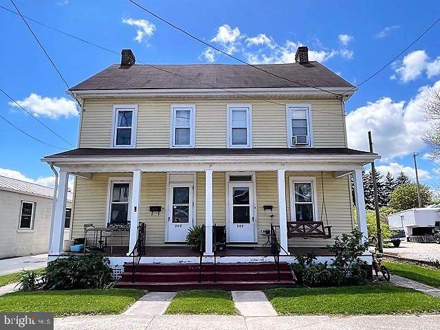 207 & 209 M Street - Photo 1