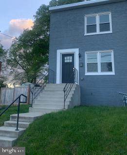 1115 Carrington Avenue - Photo 1