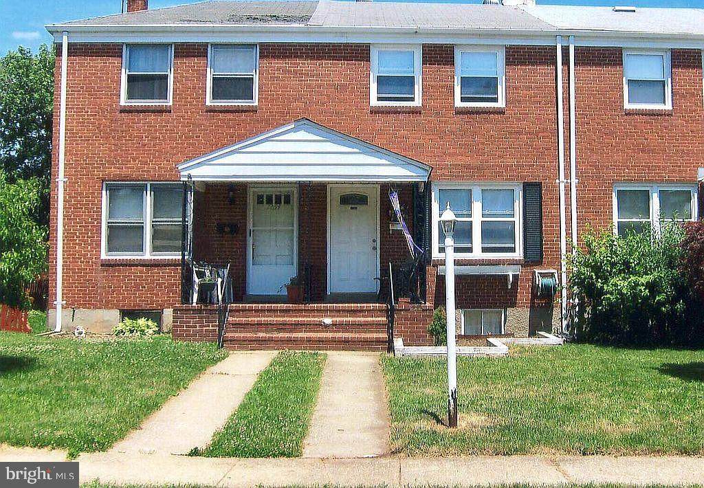 1266 Brewster Street - Photo 1