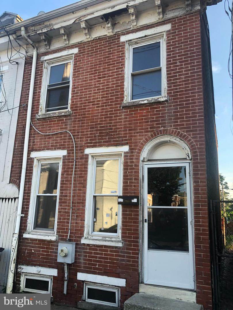 1010 2ND Street - Photo 1