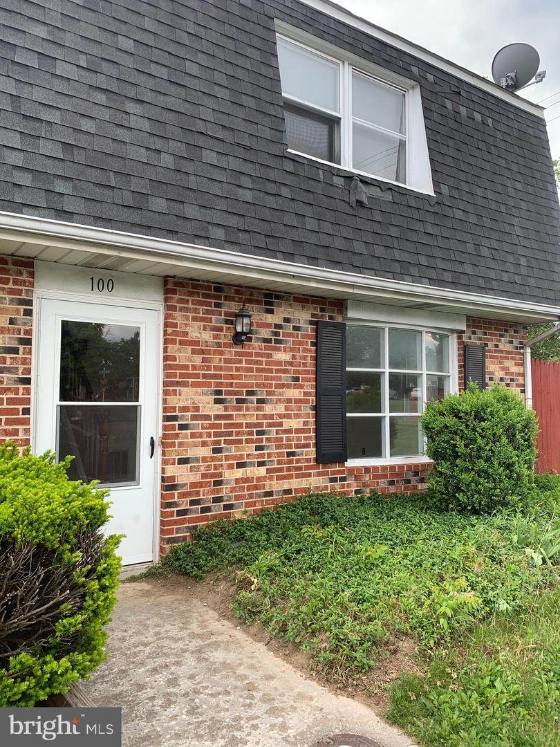 100 Ash Hollow Drive - Photo 1