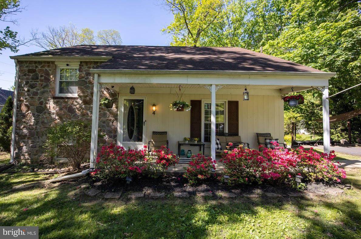 4 Laurel Lane - Photo 1