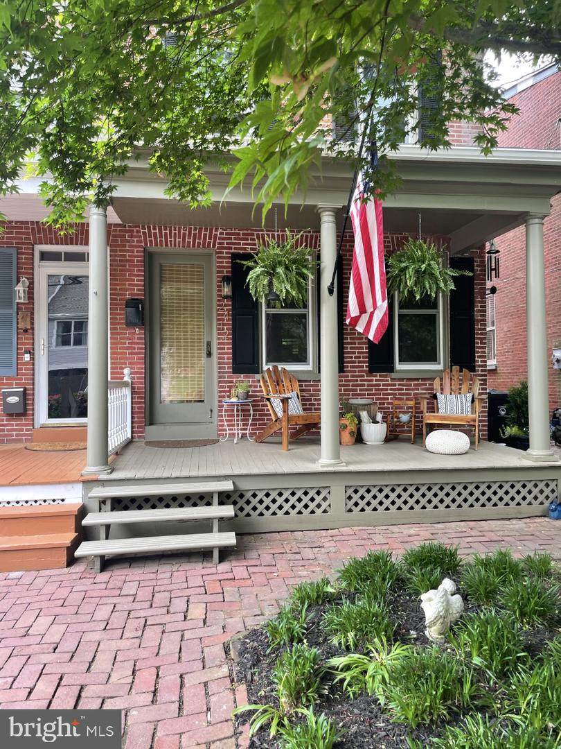 2412 Riddle Avenue - Photo 1