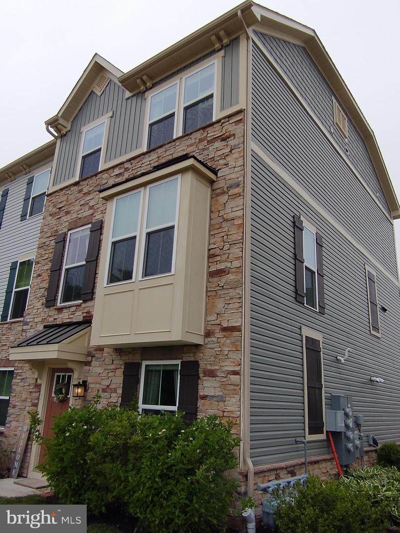 601 Bayside Court - Photo 1
