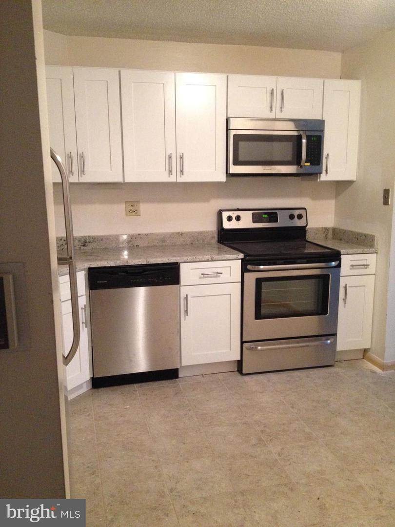 241 6TH Street - Photo 1