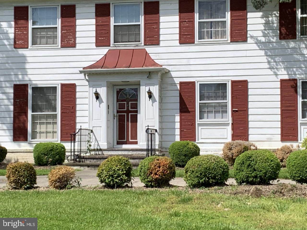 11128 Luxmanor Road - Photo 1