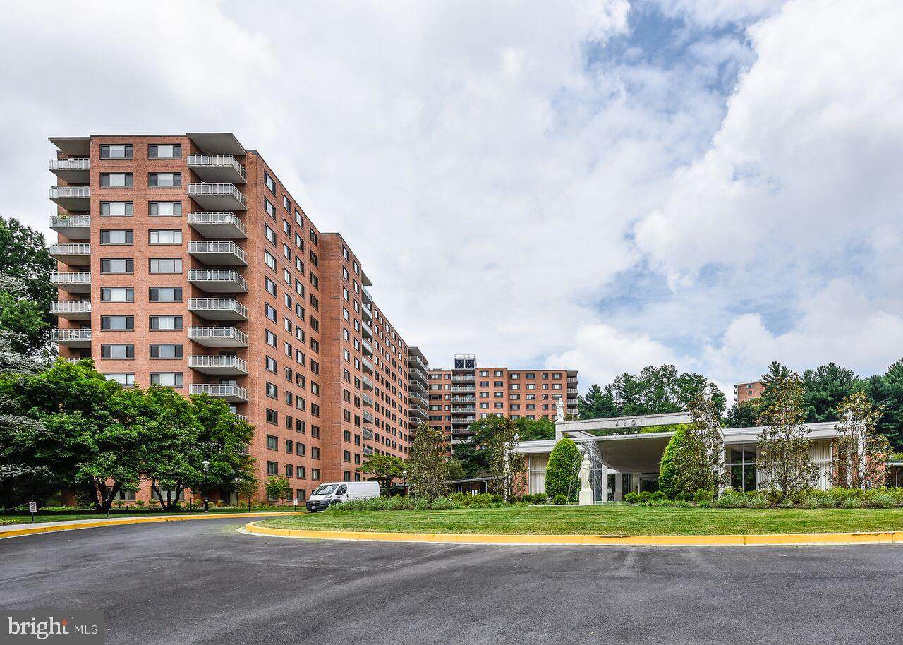 4201 Cathedral Avenue - Photo 1