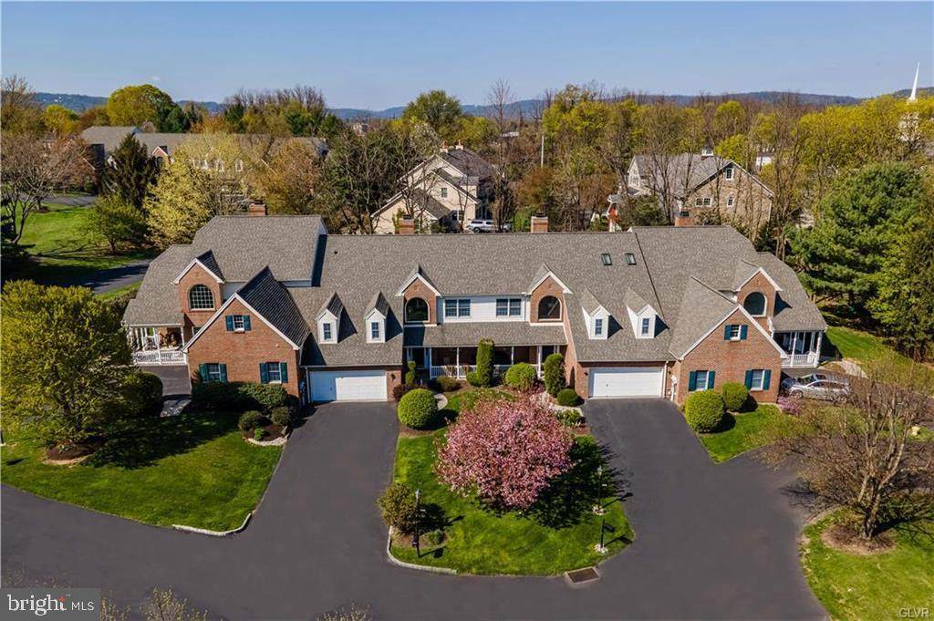 4658 Pinehurst Circle - Photo 1