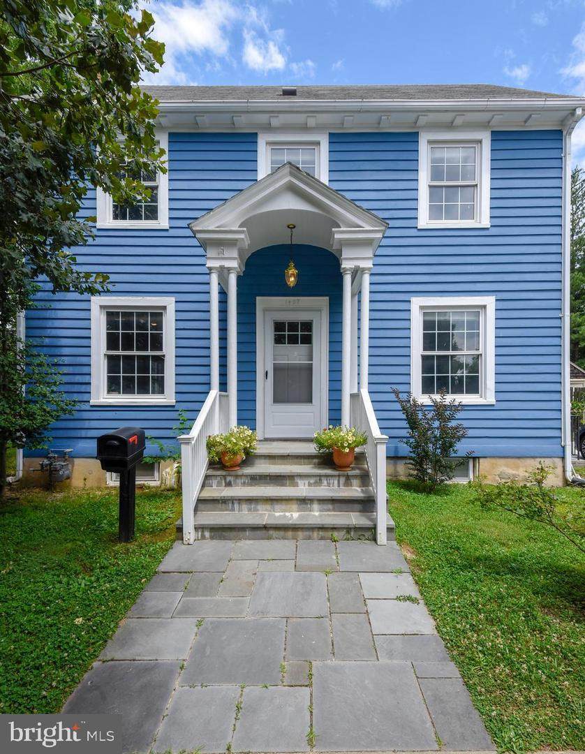 1407 Glebe Road - Photo 1