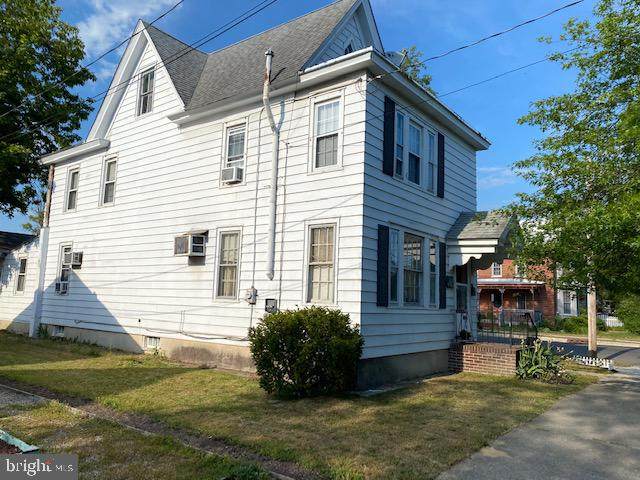 624 Pine Street - Photo 1