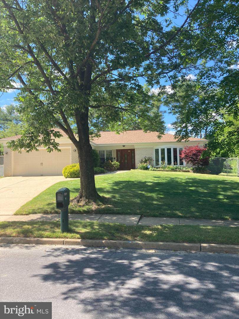 19 Woodbury Drive - Photo 1