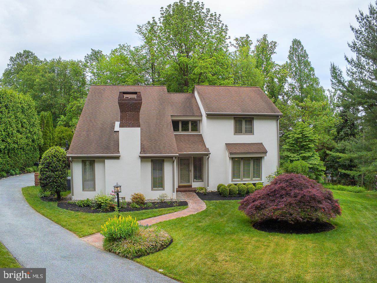 8 Woodsworth Court - Photo 1