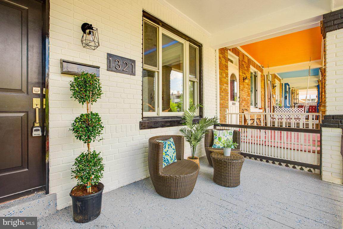 1321 Queen Street - Photo 1