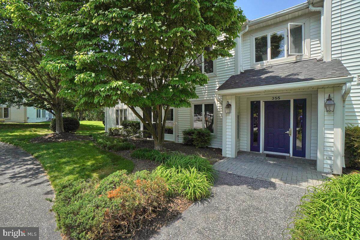355 Kingsbury Way - Photo 1