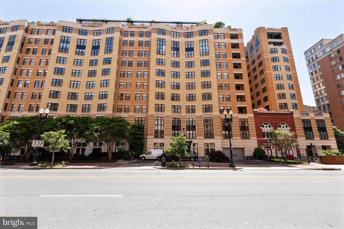 400 Massachusetts Avenue - Photo 1