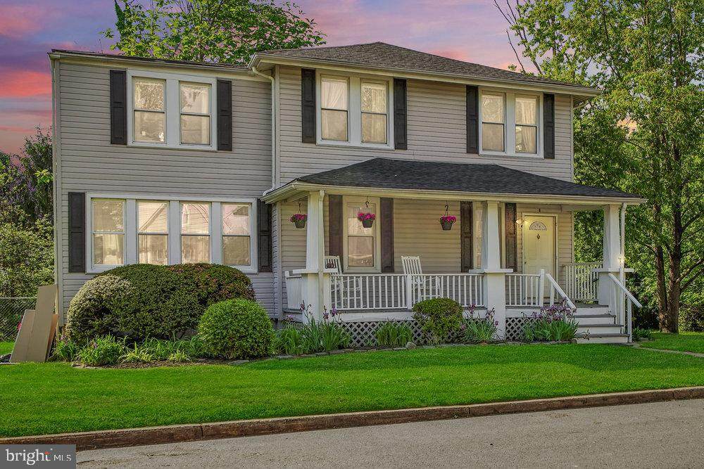1573 11TH Street - Photo 1