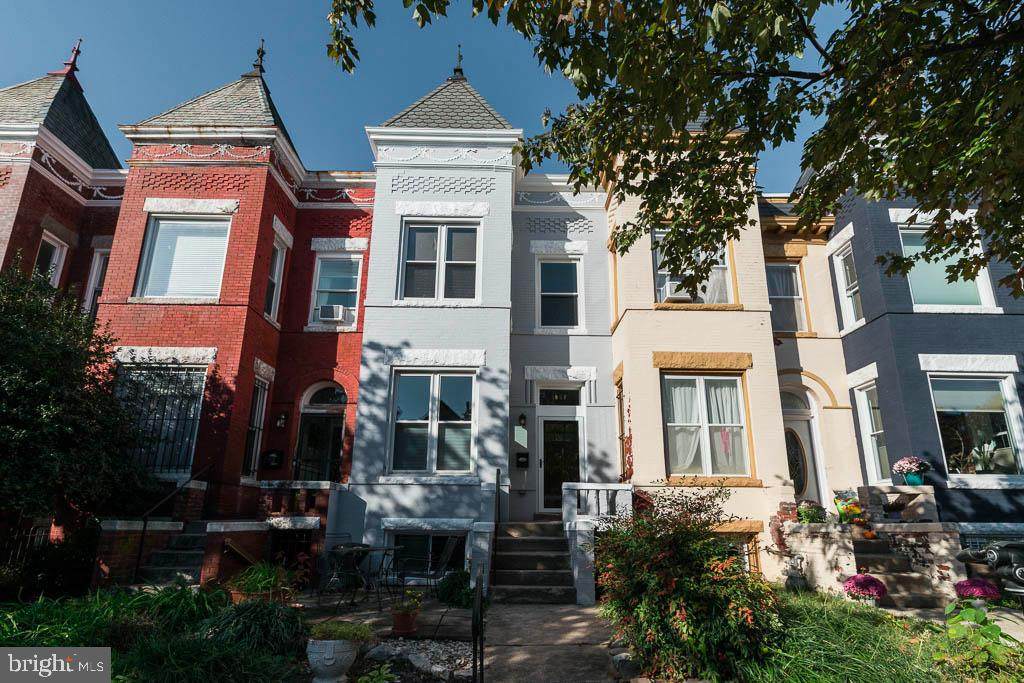 1004 11TH Street - Photo 1