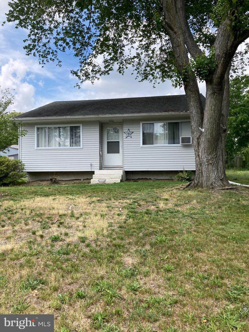 223 Oak Avenue - Photo 1