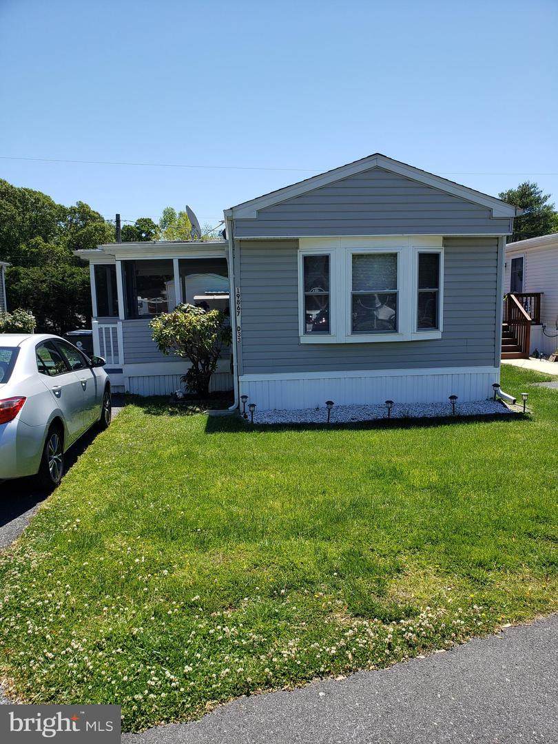 19867 Center Avenue - Photo 1
