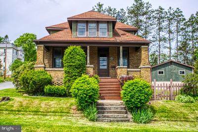 702 Oak Street - Photo 1