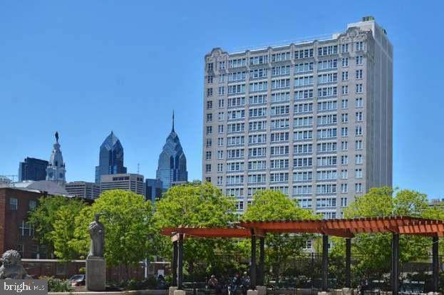 1100 Vine Street - Photo 1