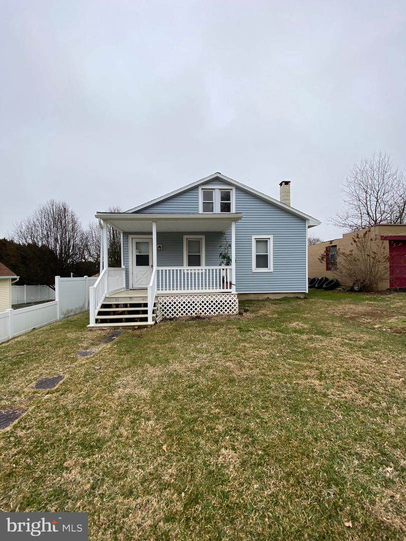 523 Pershing Boulevard - Photo 1
