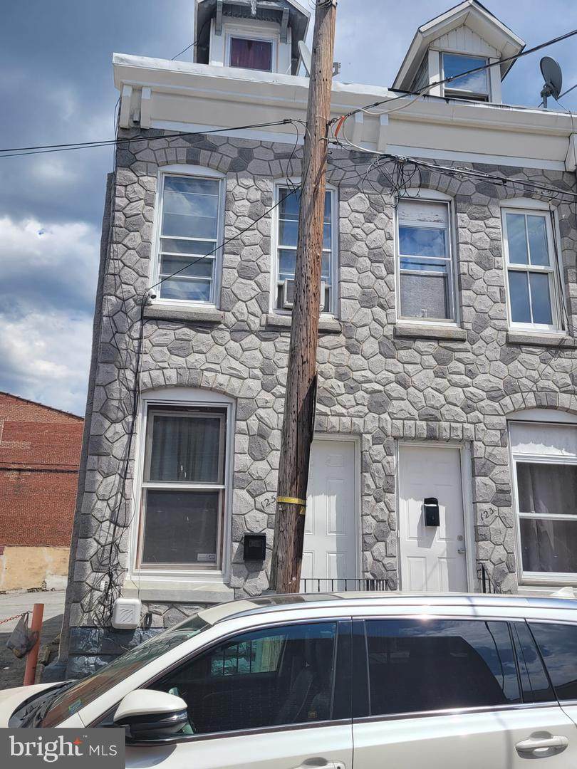 125 Moss Street - Photo 1