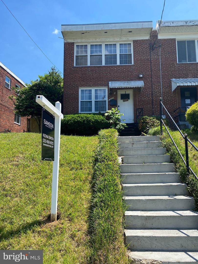 3961 Clay Place - Photo 1