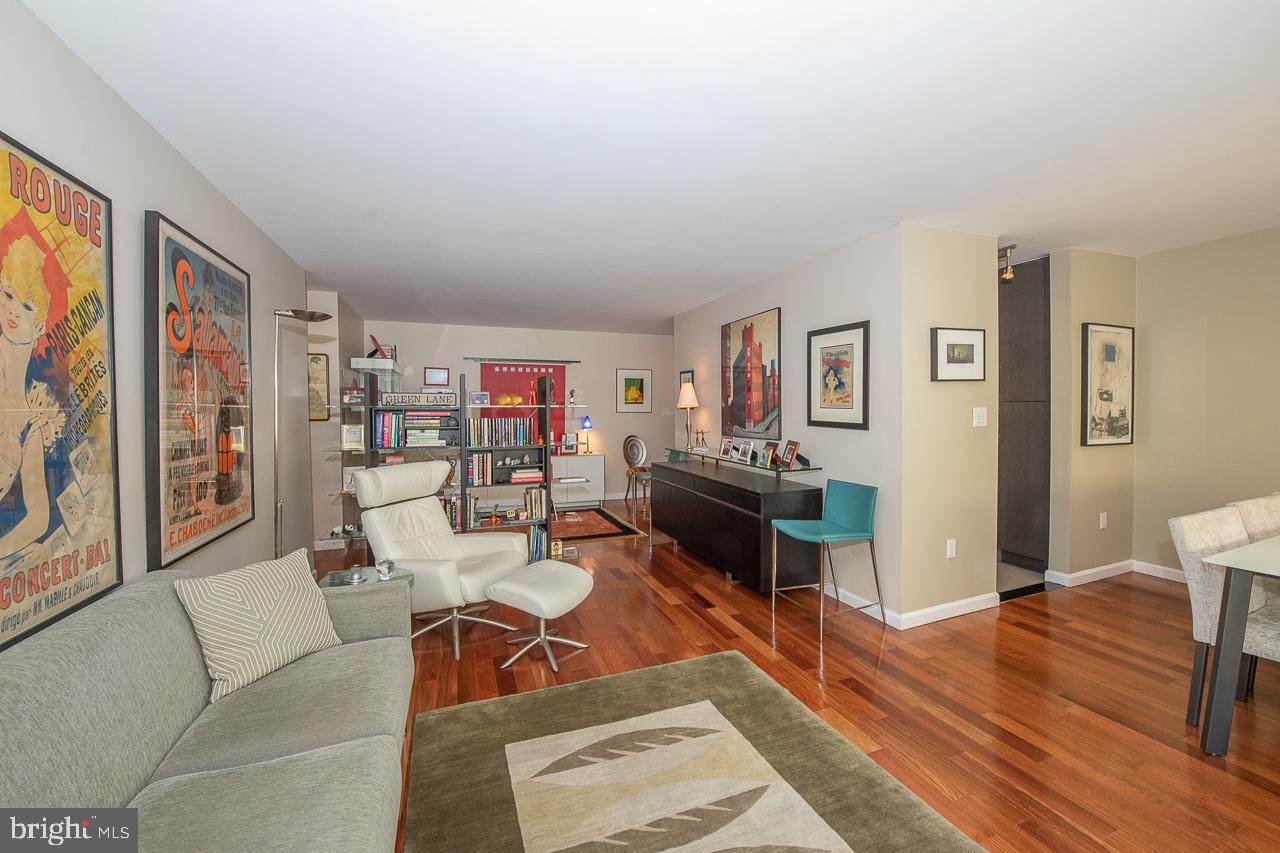1919 Chestnut Street - Photo 1