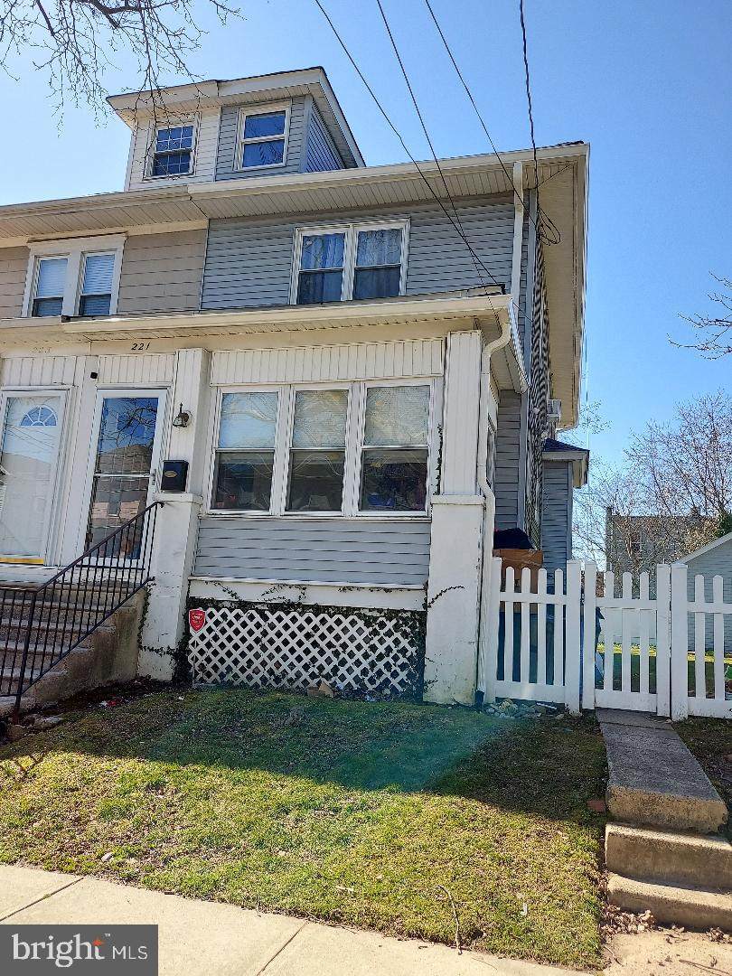 221 Linden Avenue - Photo 1