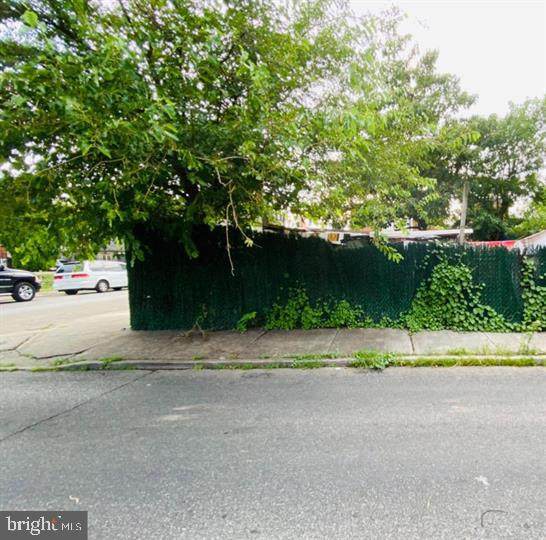 2400 Mutter Street - Photo 1