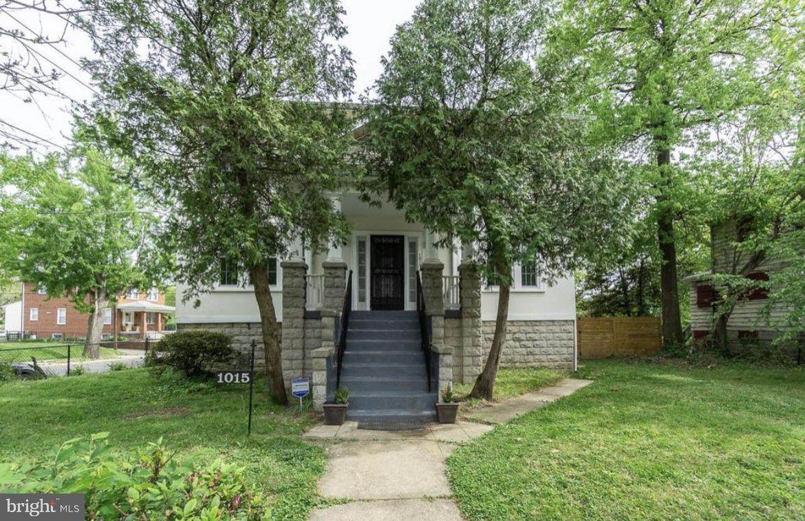 1015 Savannah Street - Photo 1