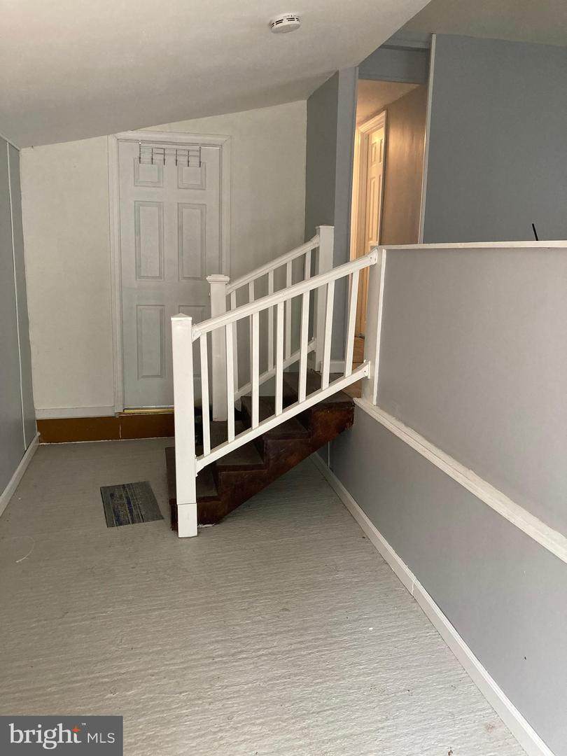 423 Kennedy Ave - Photo 1