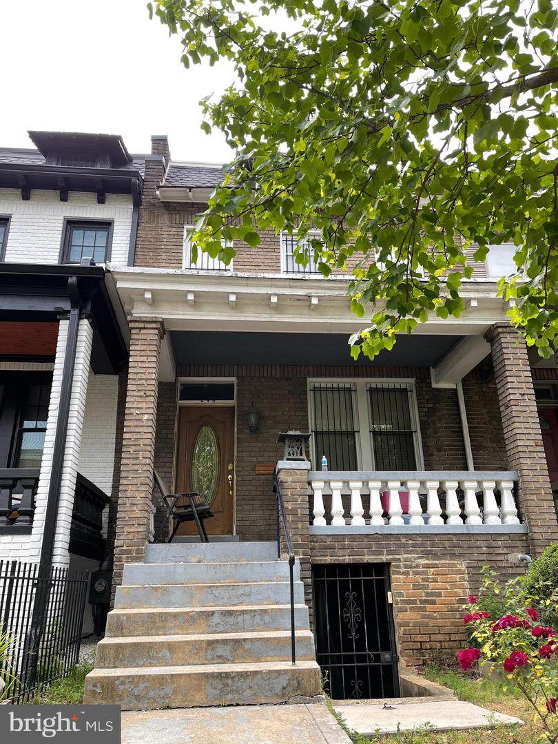 246 10TH Street - Photo 1