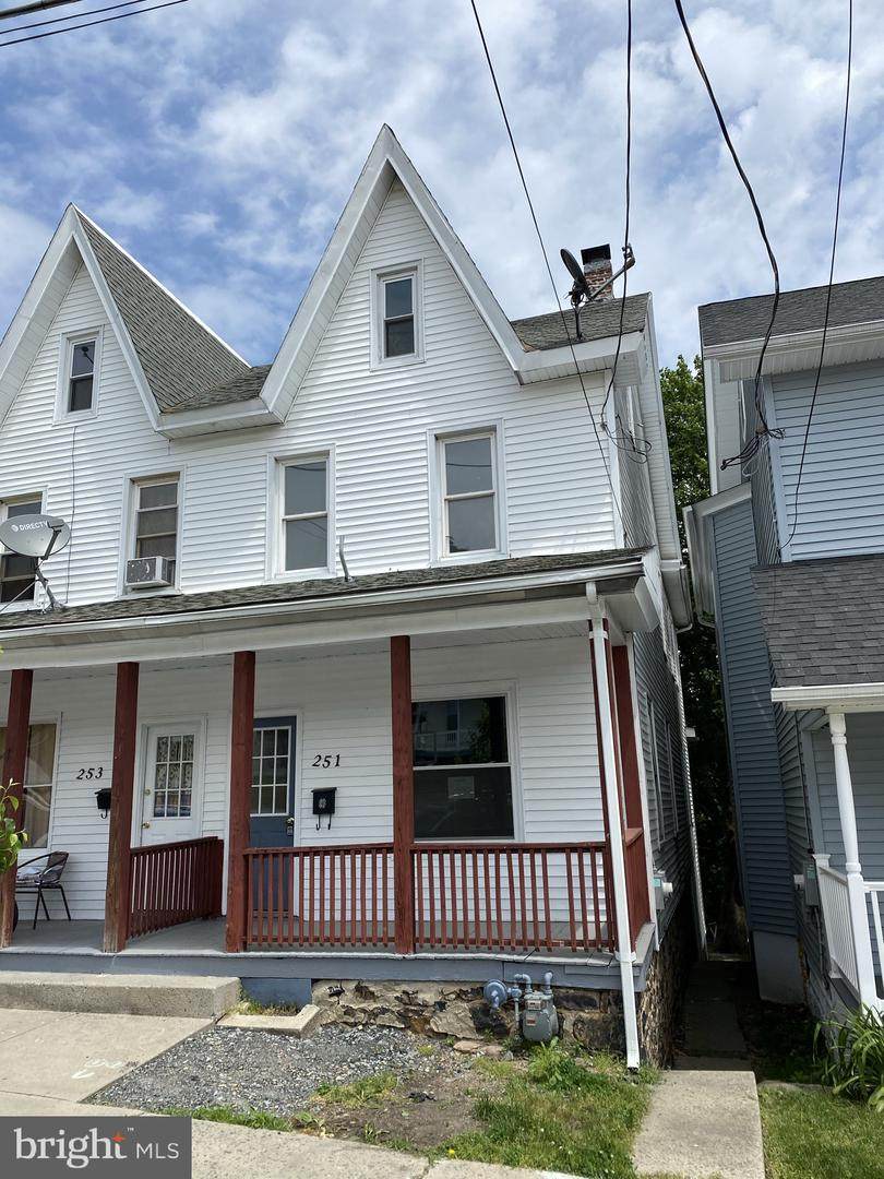 251 2ND Street - Photo 1