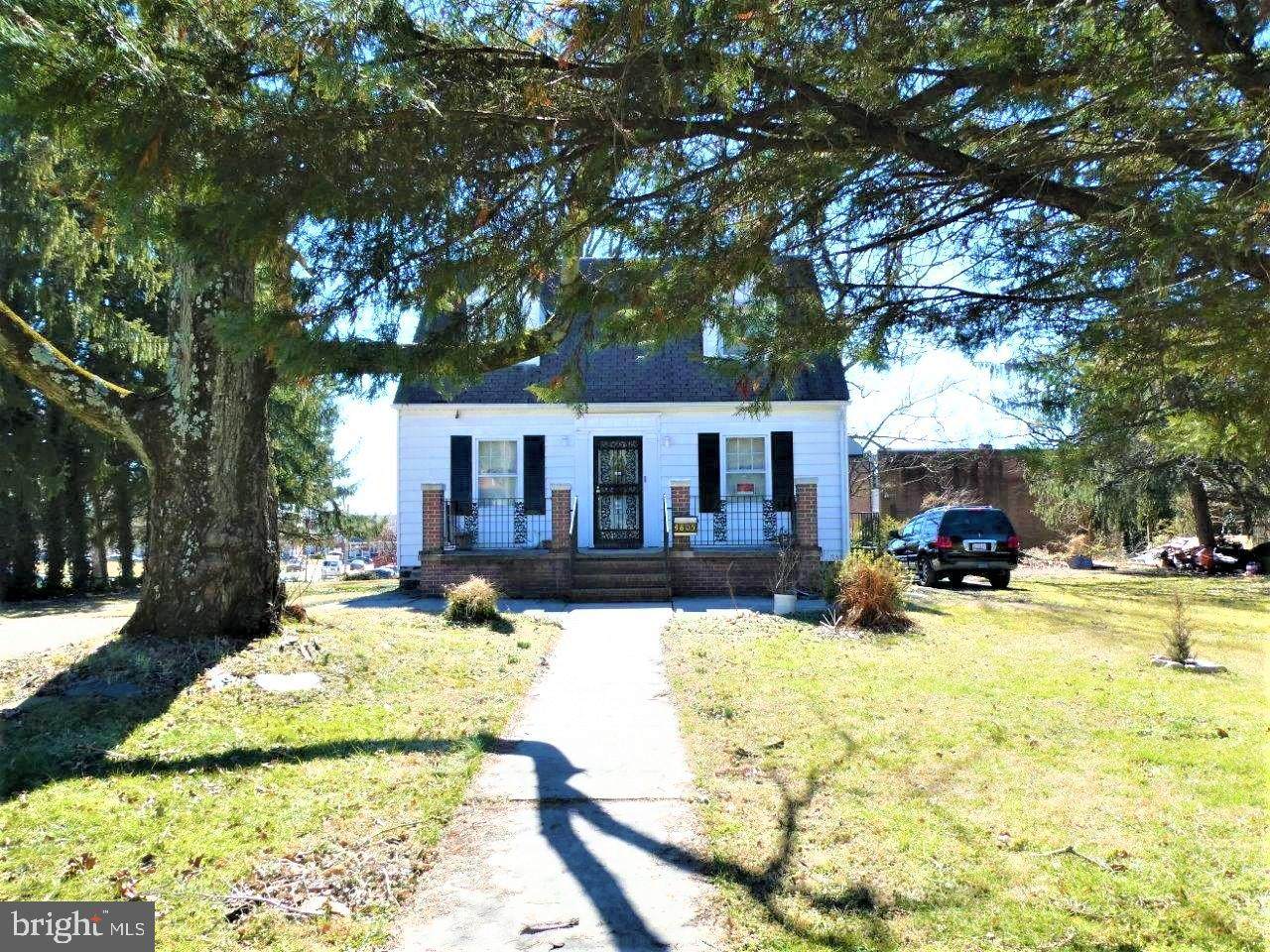 4805 Hamilton Avenue - Photo 1