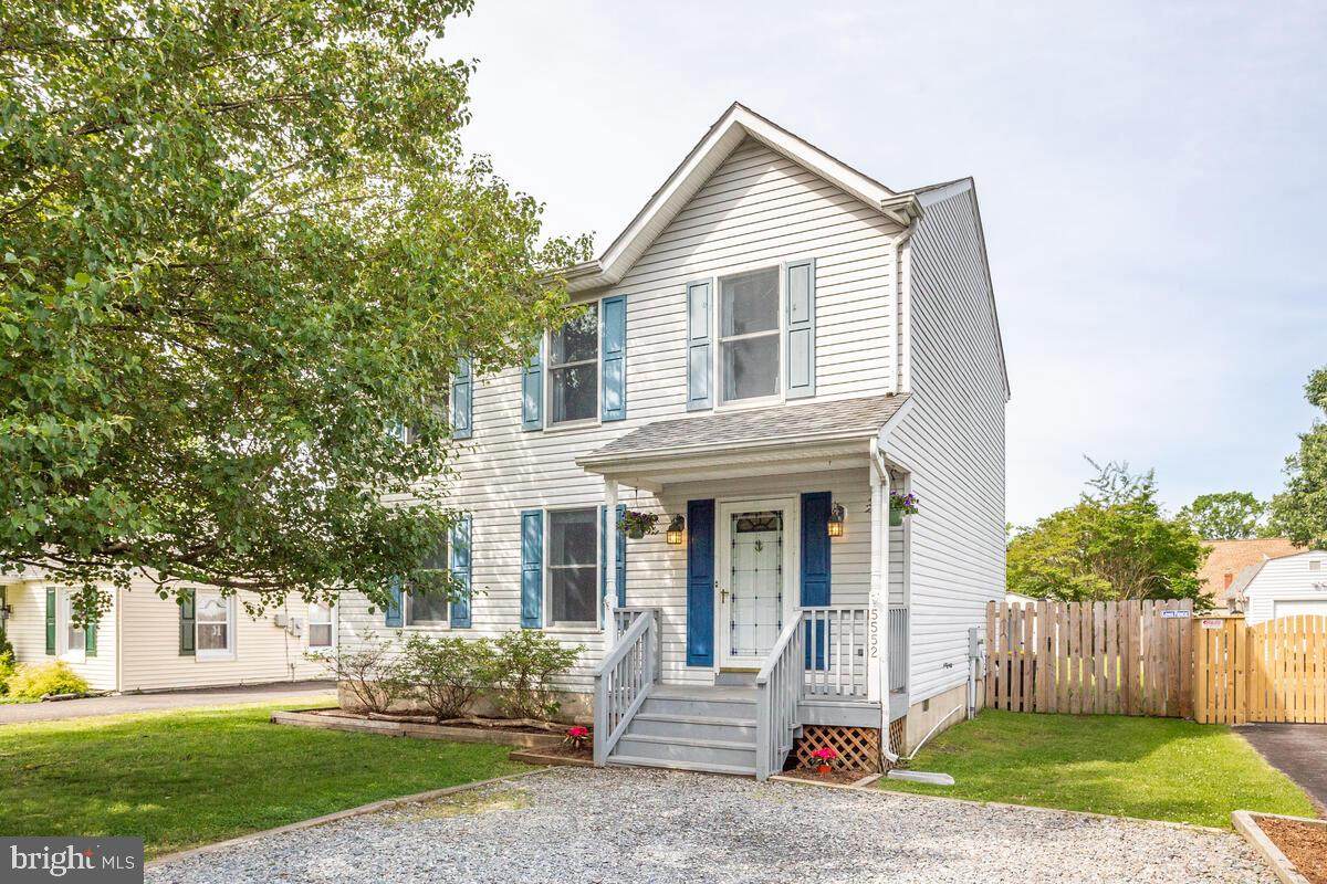 5552 Gloucester Street - Photo 1