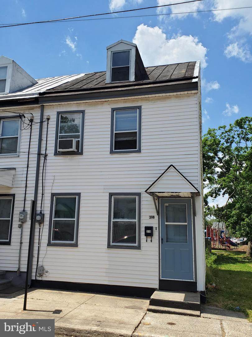 318 York Street - Photo 1