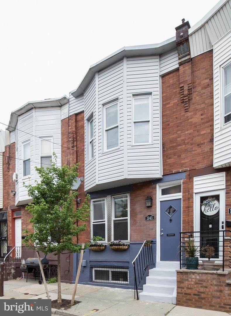 1945 Woodstock Street - Photo 1