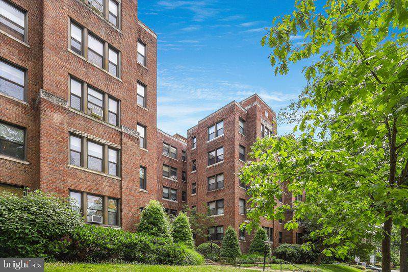 4007 Connecticut Avenue - Photo 1