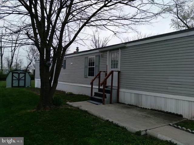 20 Sammys Mobile Home - Photo 1