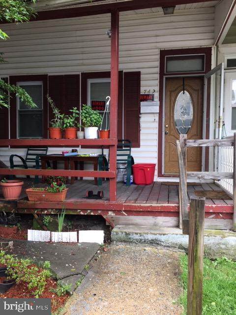 742 Chestnut Street - Photo 1