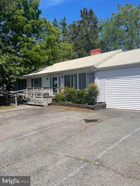 523 Daingerfield Street - Photo 1